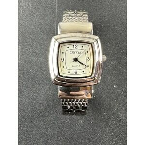 Vtg Geneva Silver plate watch celtic knot cuff band works